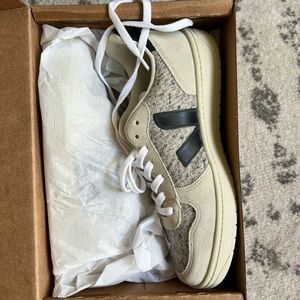 Veja V-10 Sneakers